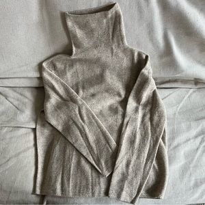 Uniqlo U beige wool turtleneck sweater